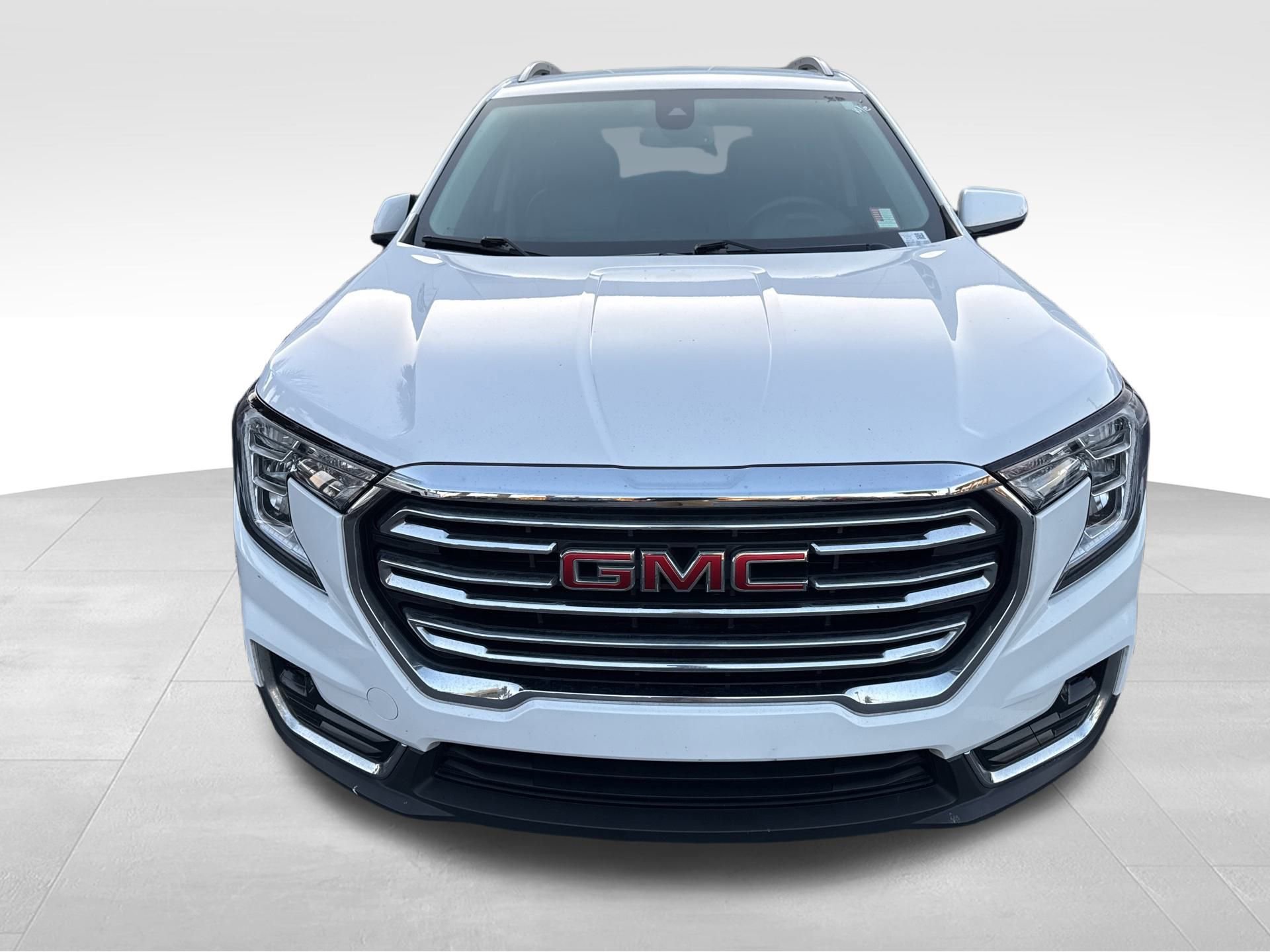Used 2024 GMC Terrain SLT image 11