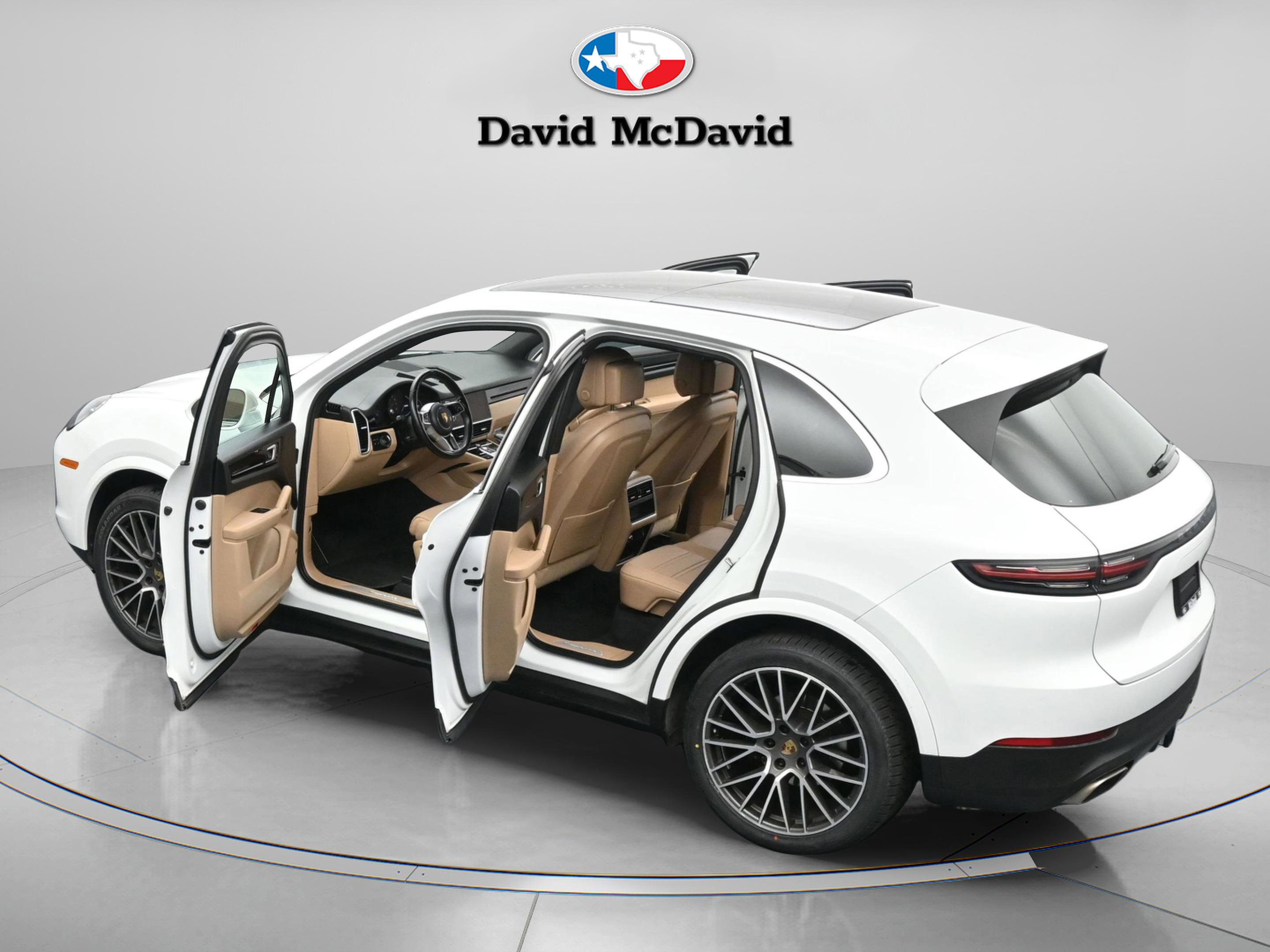 Used 2022 Porsche Cayenne image 8