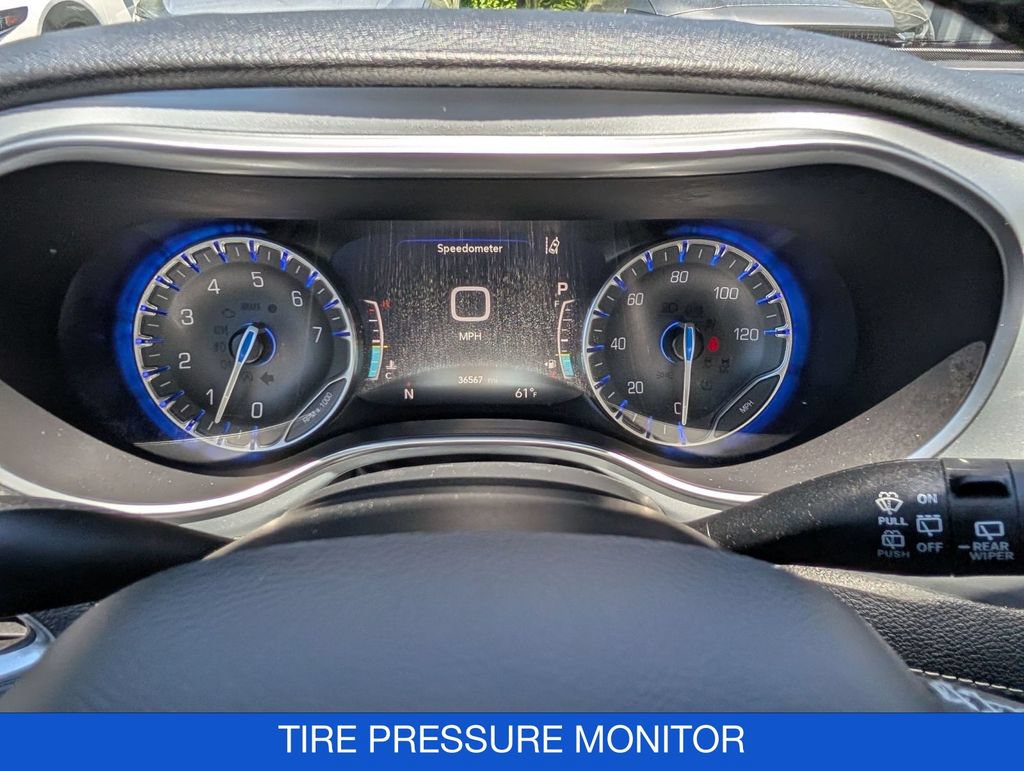 Used 2025 Chrysler Pacifica Limited FWD image 23