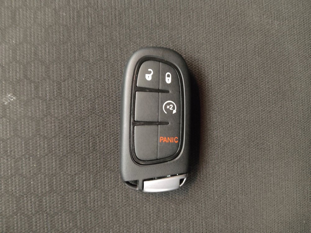 Used 2022 Jeep Cherokee Trailhawk image 32