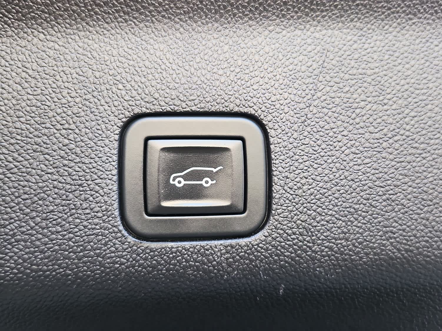 Used 2025 GMC Yukon XL Denali AWD/4WD image 41
