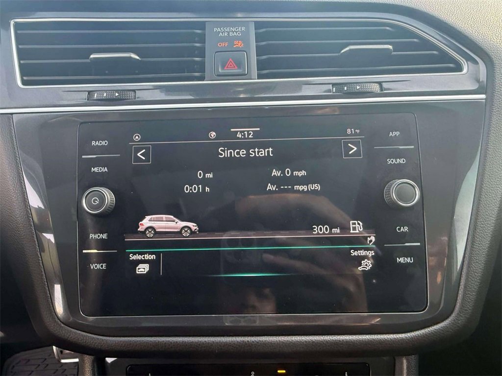 Certified 2024 Volkswagen Tiguan SE R-Line image 21