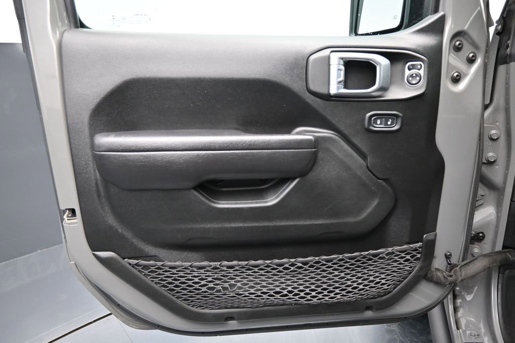 Used 2022 Jeep Gladiator Mojave AWD/4WD image 10