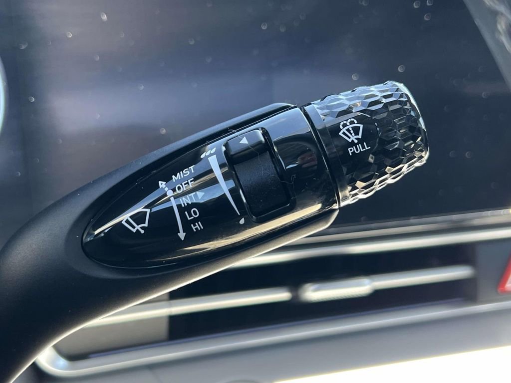Certified 2023 Hyundai Elantra Limited FWD image 26
