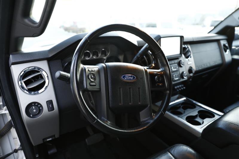 Used 2013 Ford F250 Lariat image 16