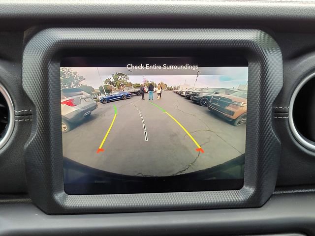 Used 2023 Jeep Wrangler Unlimited Sahara image 19