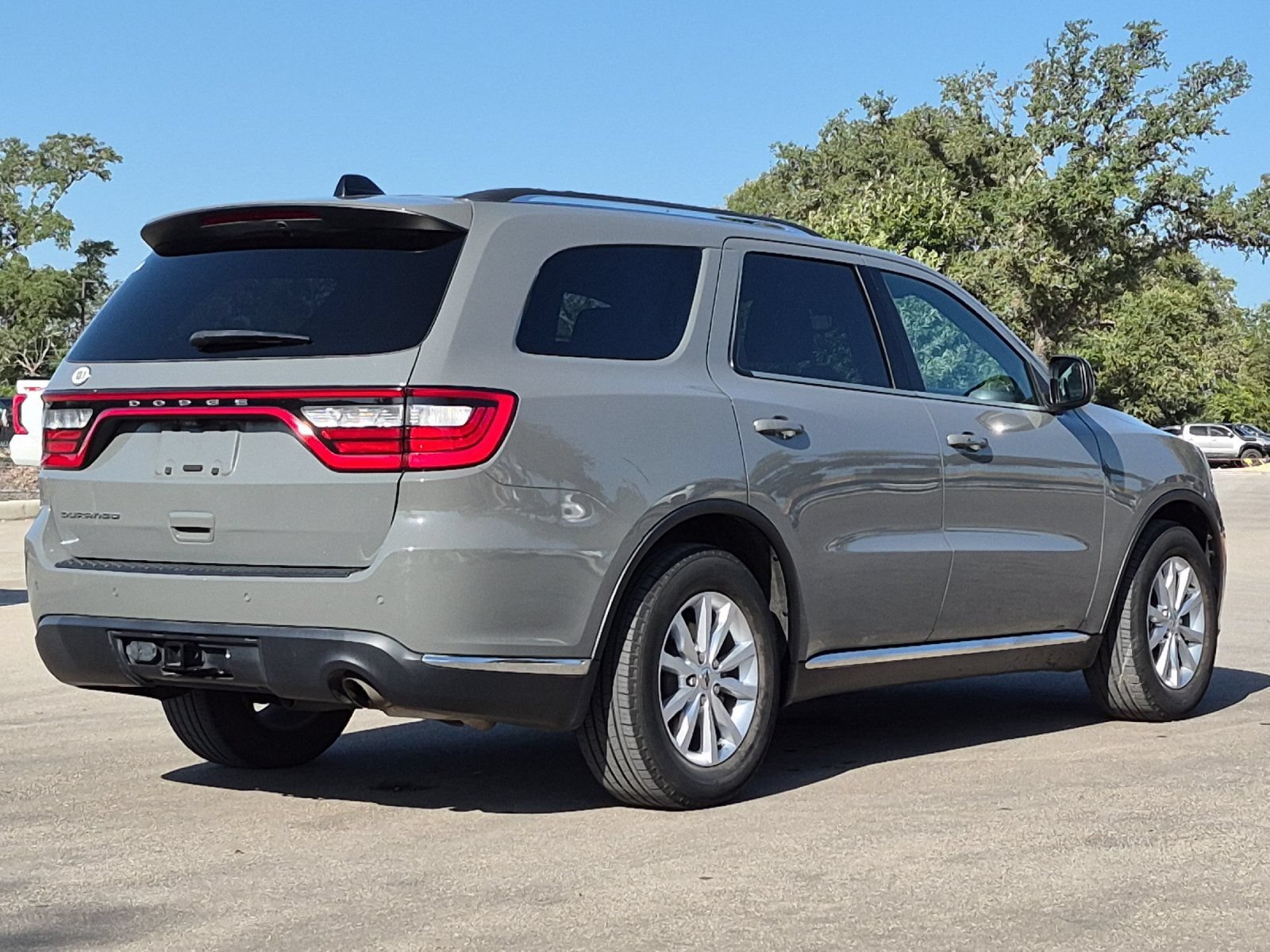 Used 2023 Dodge Durango SXT Launch Edition RWD image 5