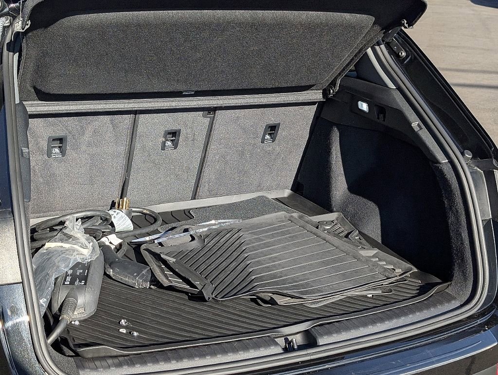 Used 2022 Audi Q4 e-tron Premium Plus image 13