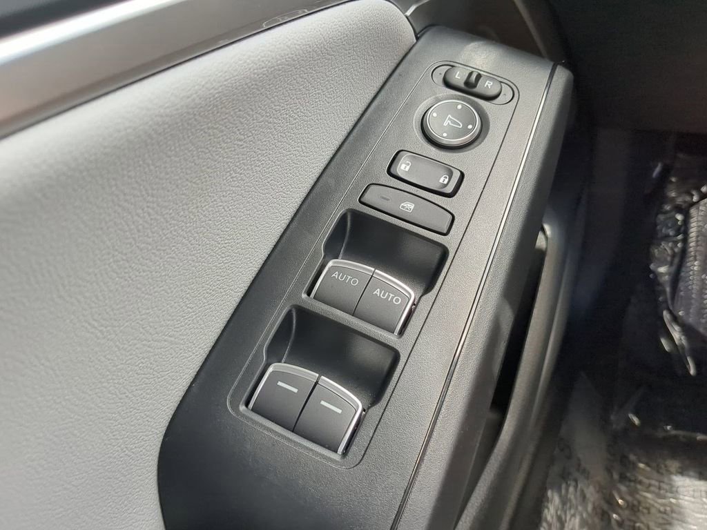 New 2025 Acura Integra Base image 25