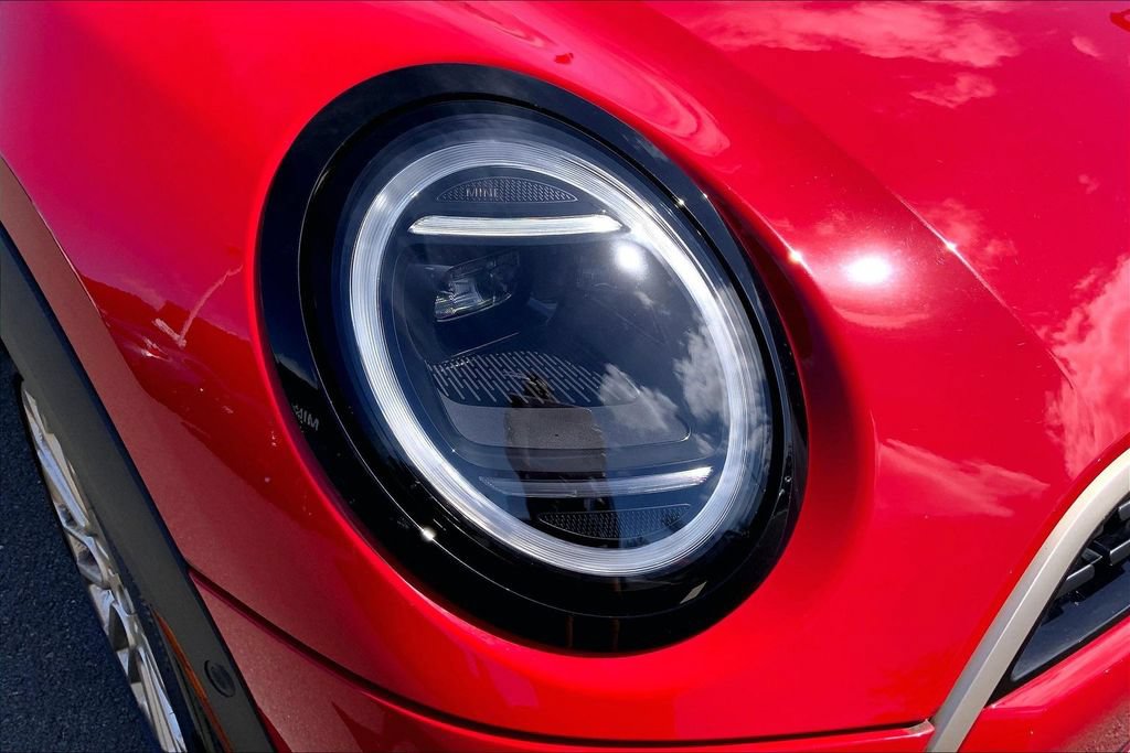 Certified 2025 MINI Cooper S FWD image 28