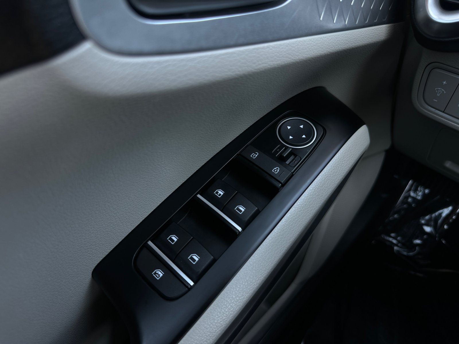 Used 2025 Kia Soul LX FWD image 22