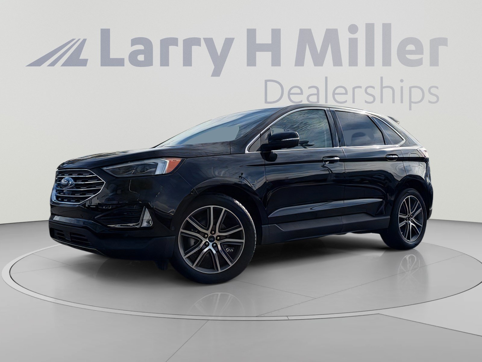 Used 2019 Ford Edge Titanium w/ Equipment Group 301A FWD image 1