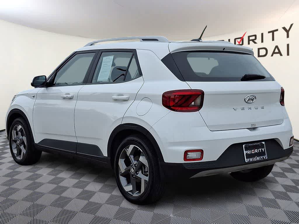 Certified 2025 Hyundai Venue SEL FWD image 6