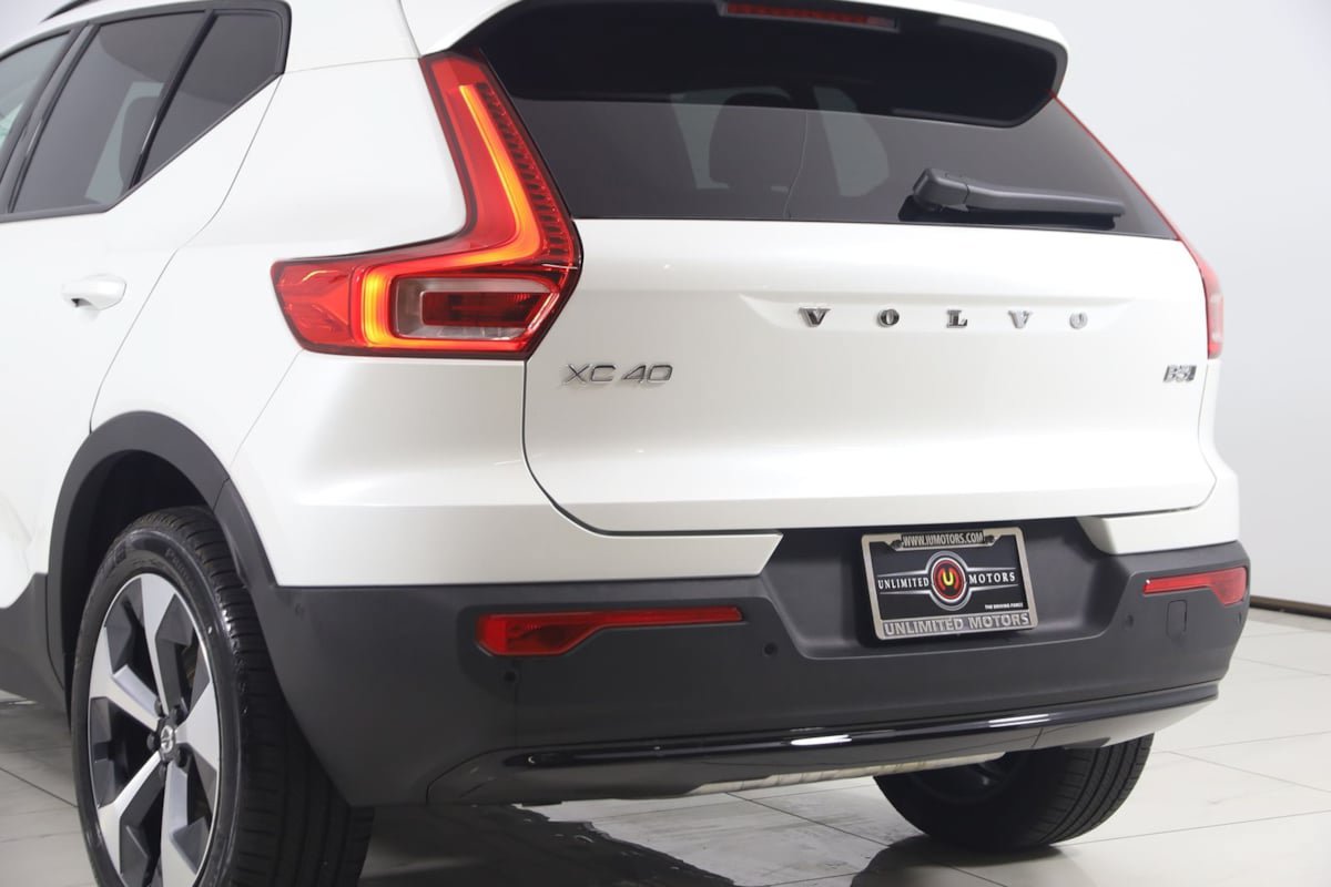 Used 2026 Volvo XC40 B5 Plus AWD/4WD image 23