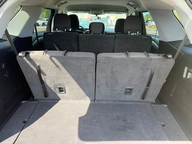 Used 2021 Ford Explorer XLT AWD/4WD image 36