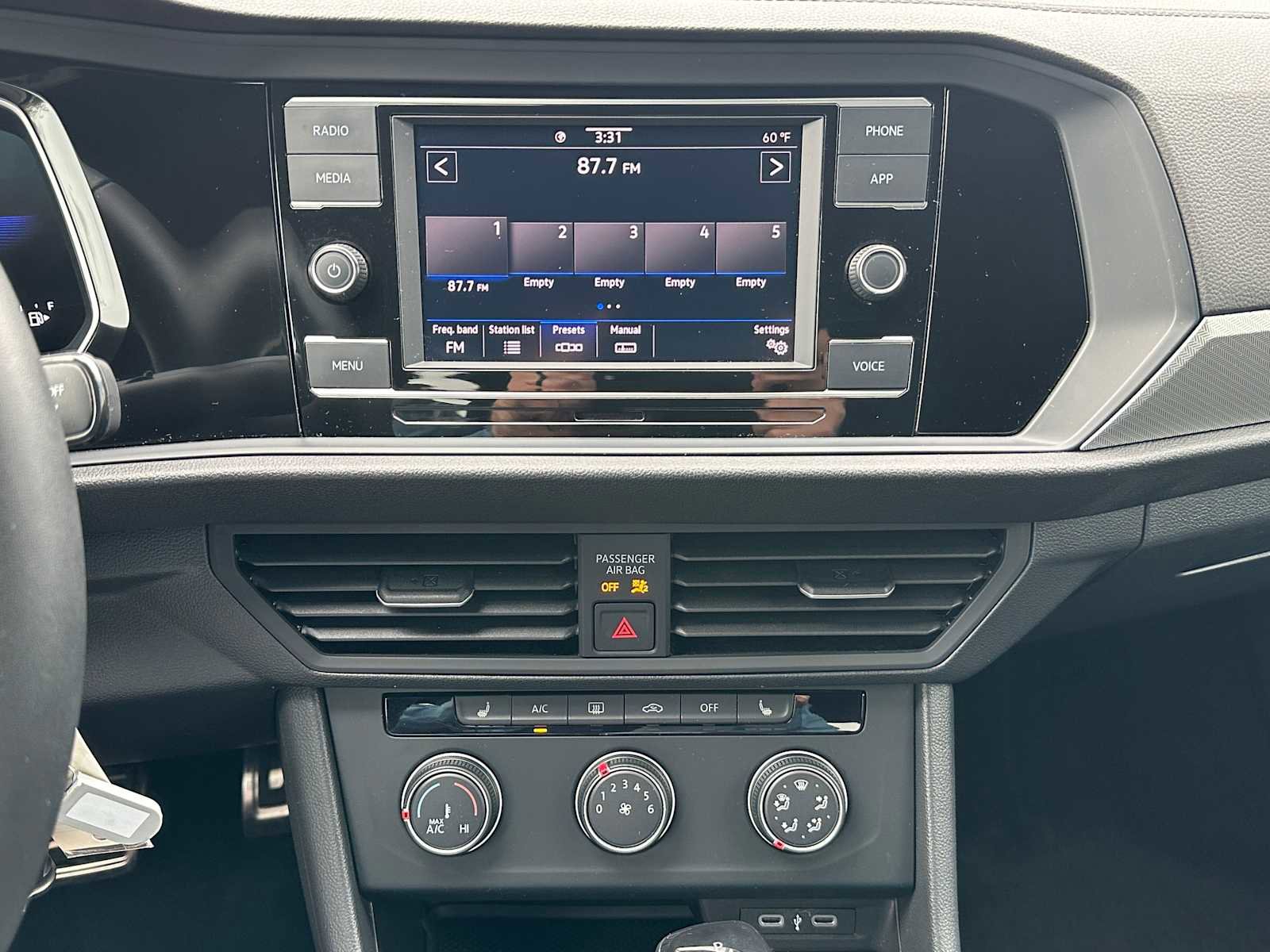 Used 2024 Volkswagen Jetta Sport image 23