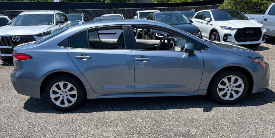 Used 2020 Toyota Corolla LE FWD image 4