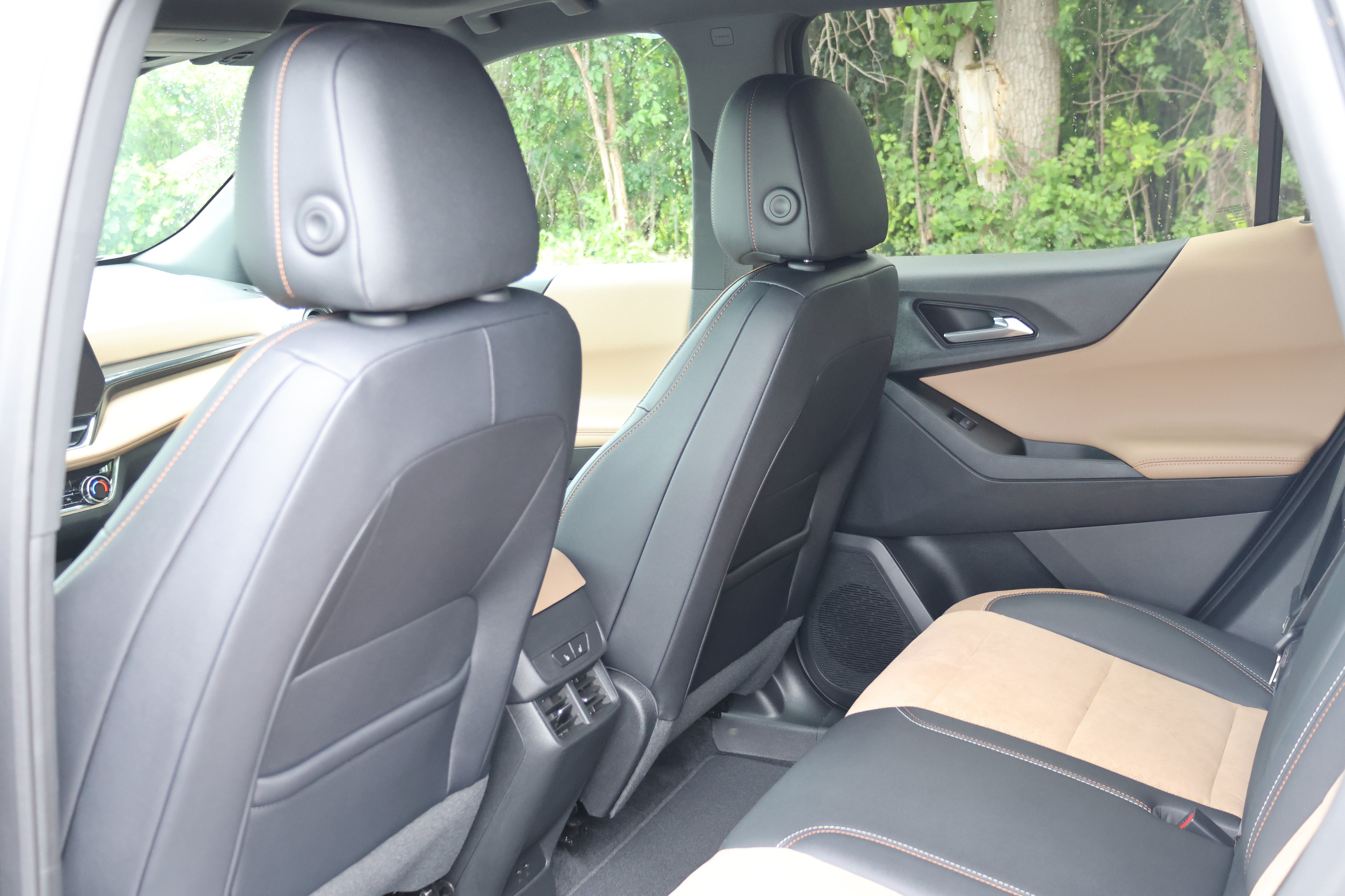 Used 2025 Chevrolet Equinox ACTIV w/ Safety and Technology Package AWD/4WD image 17