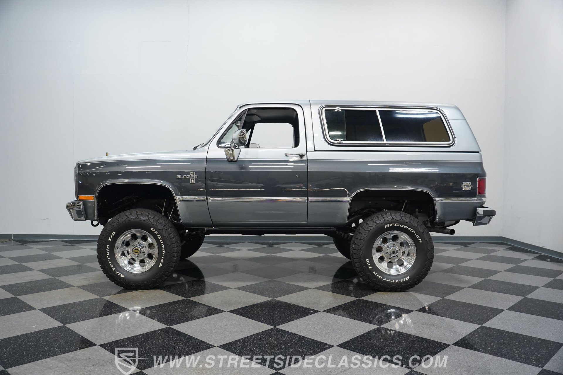 Used 1987 Chevrolet Blazer 4WD image 2