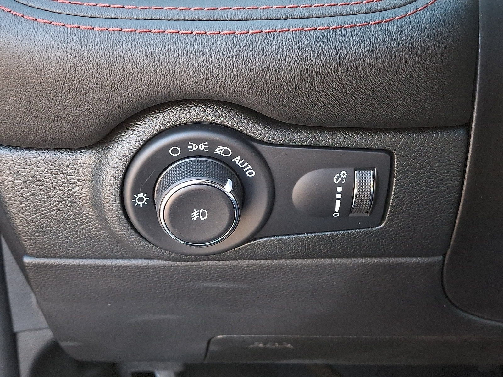 Used 2023 Dodge Durango GT AWD/4WD image 28