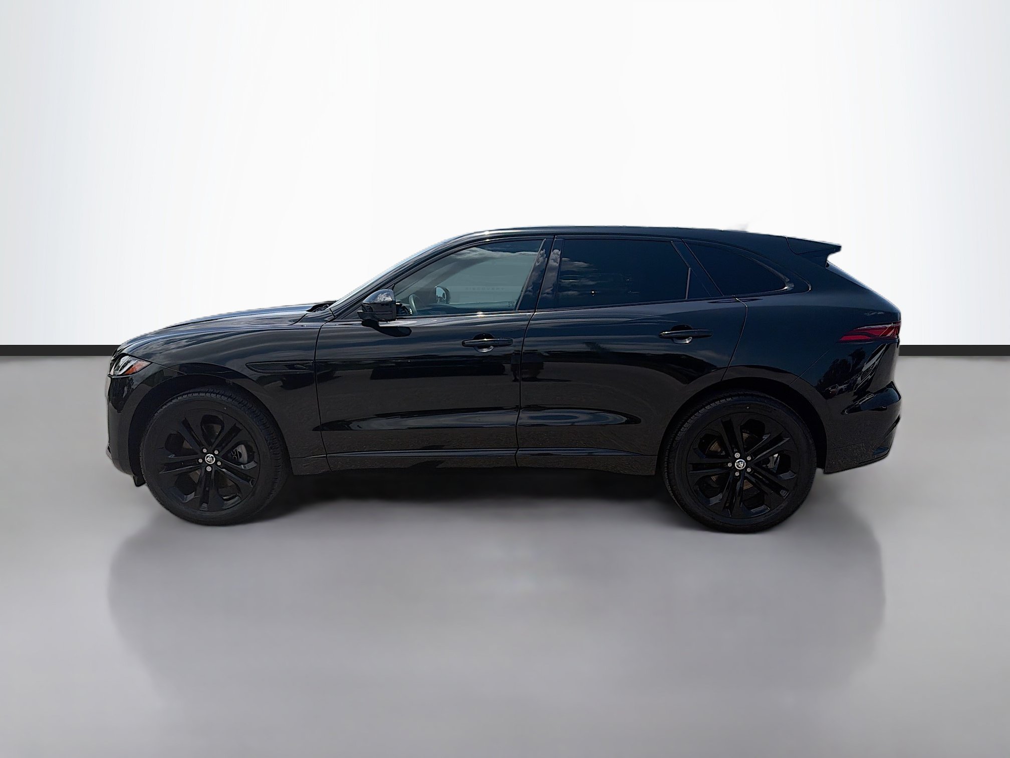 Used 2026 Jaguar F-PACE R-Dynamic S AWD/4WD image 2