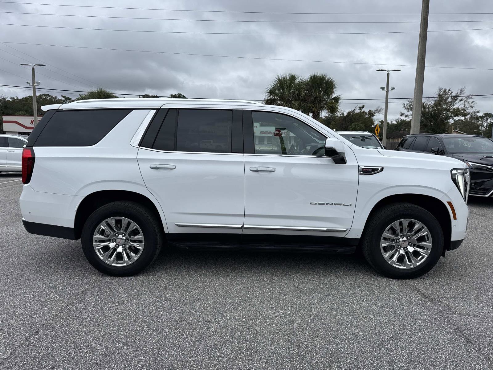Used 2025 GMC Yukon Denali image 2