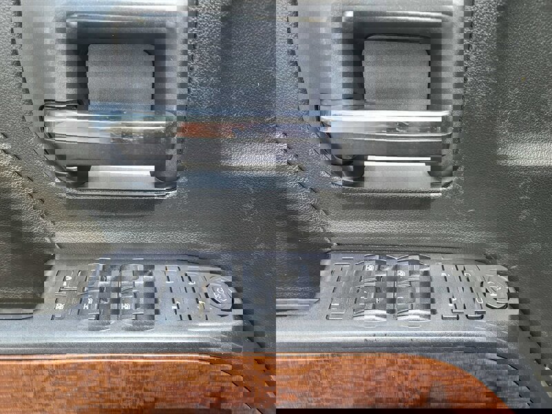 Used 2015 GMC Sierra 2500 SLE image 18