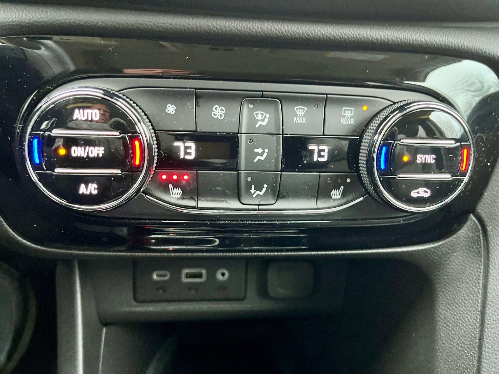 Used 2023 Buick Encore GX Select w/ Experience Buick Package FWD image 24