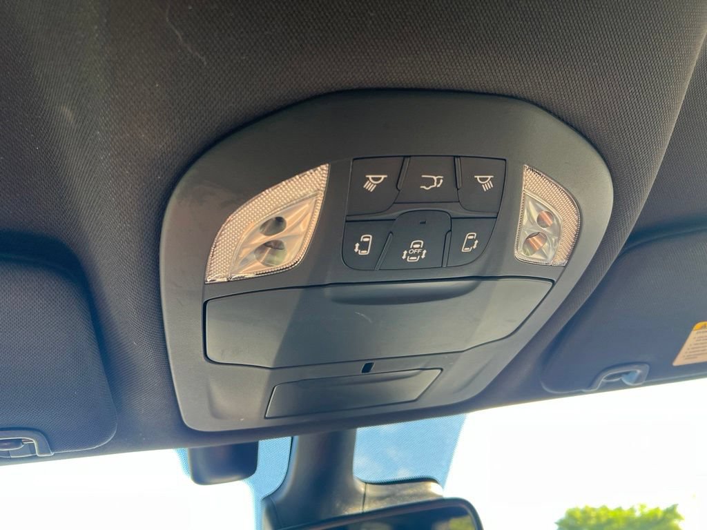 Used 2021 Chrysler Pacifica Touring w/ S Appearance Package FWD image 43
