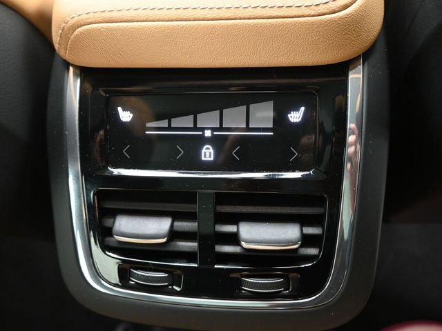 Used 2023 Volvo XC60 B6 Ultimate w/ Climate Package image 36