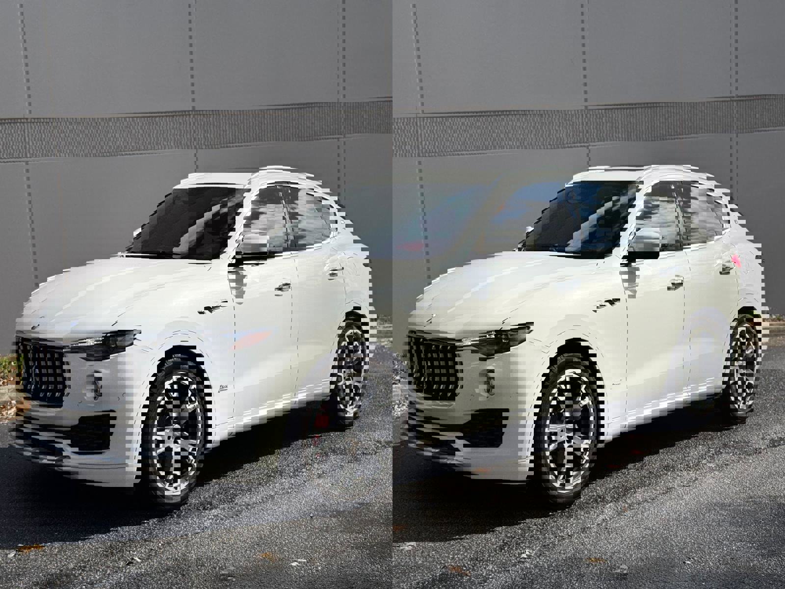 Used 2018 Maserati Levante GranLusso image 5