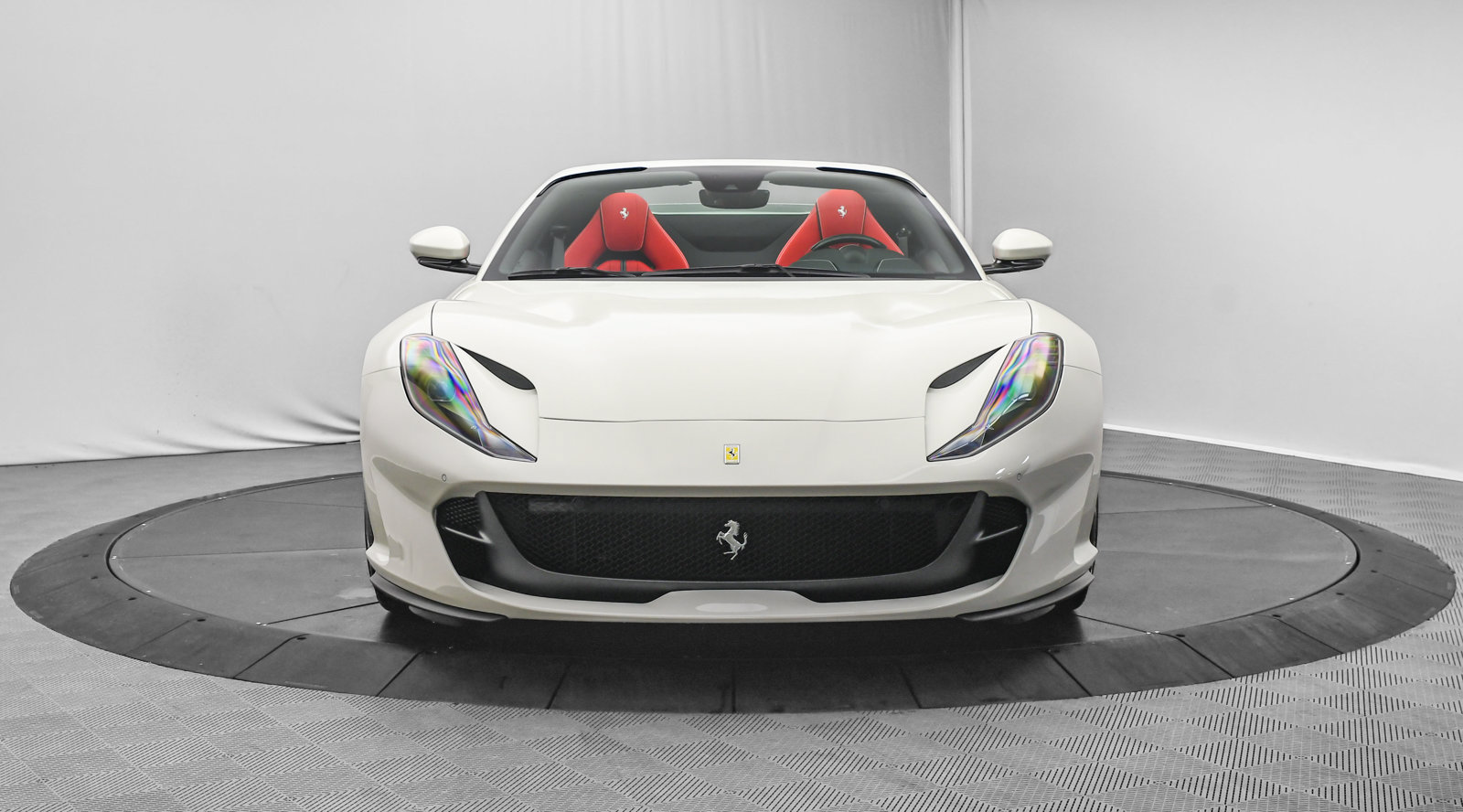 Used 2022 Ferrari 812 GTS RWD image 2