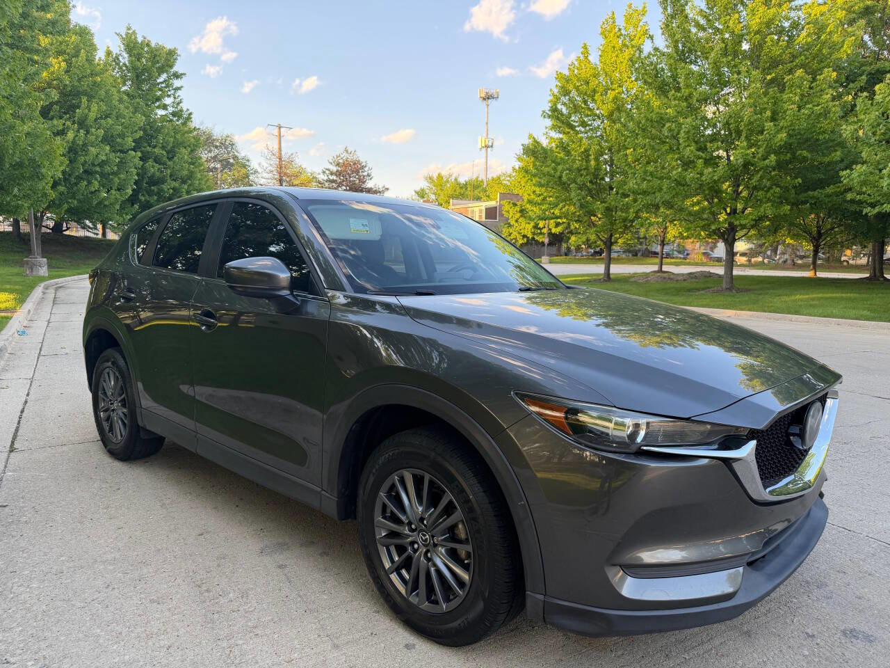 Used 2019 MAZDA CX-5 Touring FWD image 1