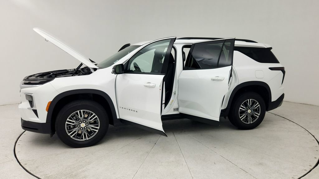 Used 2024 Chevrolet Traverse LT w/ Trailering Package image 11