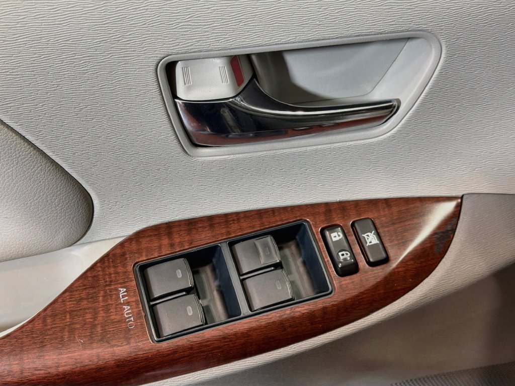 Used 2014 Toyota Sienna XLE FWD image 16