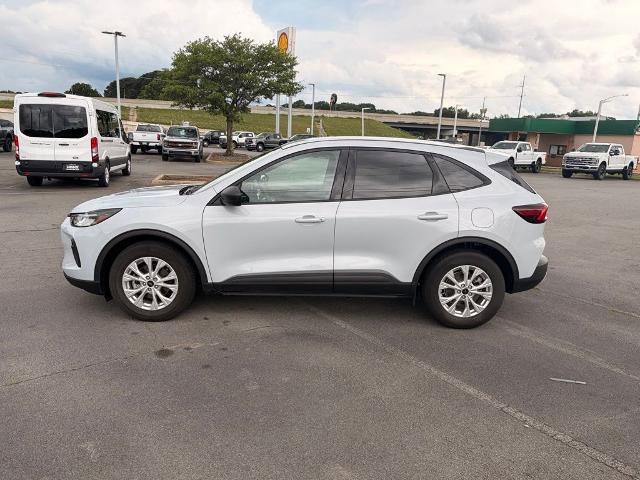 Certified 2025 Ford Escape Active w/ Cold Weather Package FWD image 4
