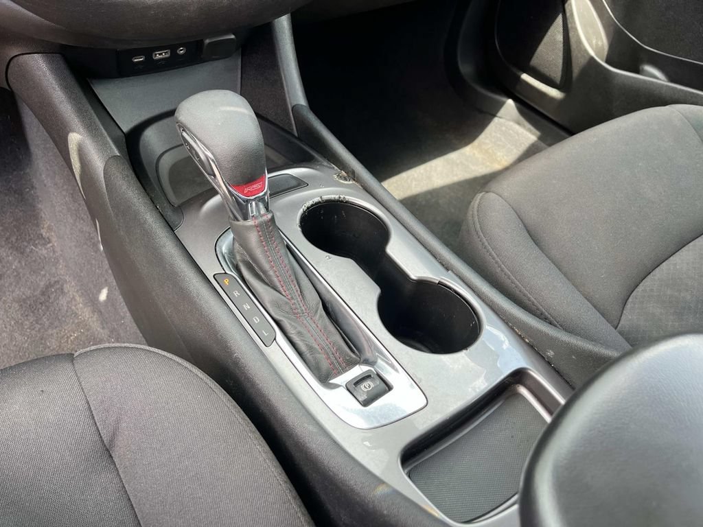 Used 2023 Chevrolet Malibu RS FWD image 31