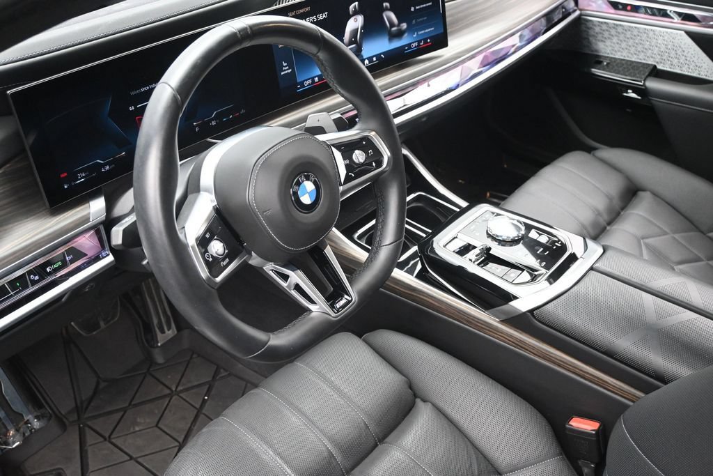 Used 2024 BMW 760i xDrive w/ Executive Package AWD/4WD image 22