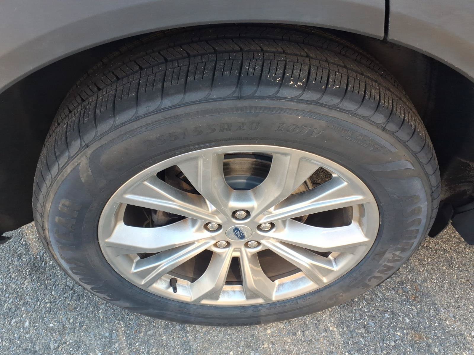 Used 2020 Ford Explorer XLT w/ Equipment Group 202A AWD/4WD image 6