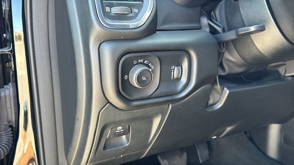Used 2024 RAM 1500 Laramie image 28