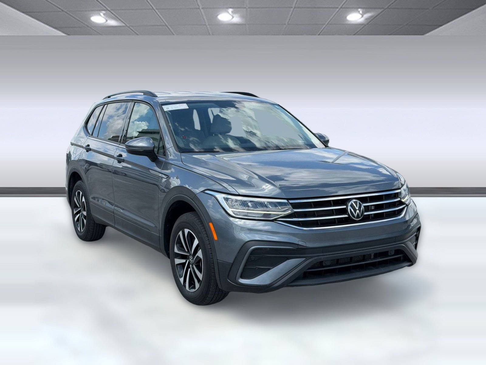 Used 2022 Volkswagen Tiguan S image 7