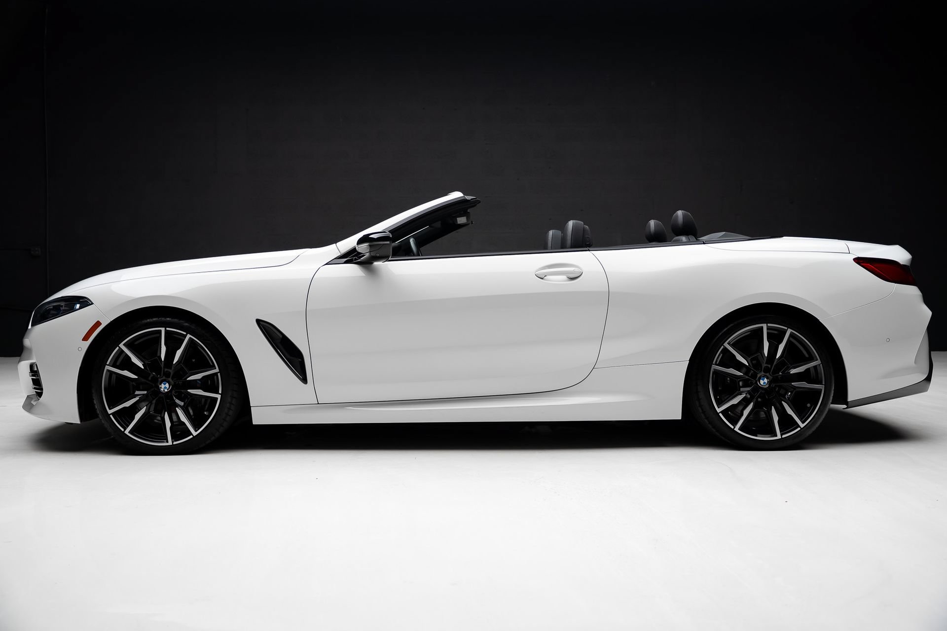 Used 2023 BMW M850i xDrive Convertible AWD/4WD image 20
