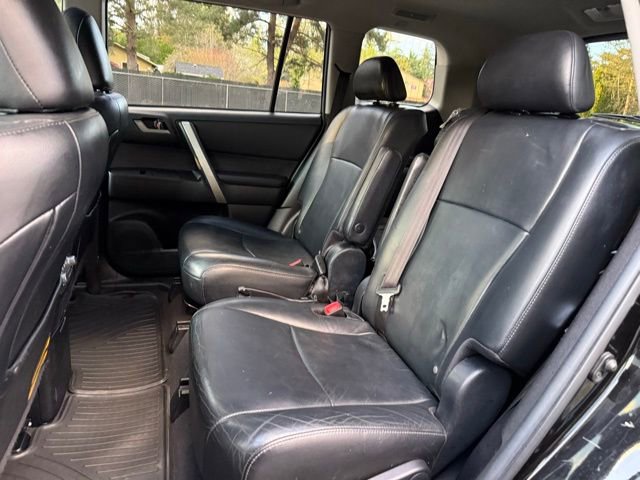 Used 2012 Toyota Highlander SE w/ Tow Pkg AWD/4WD image 28