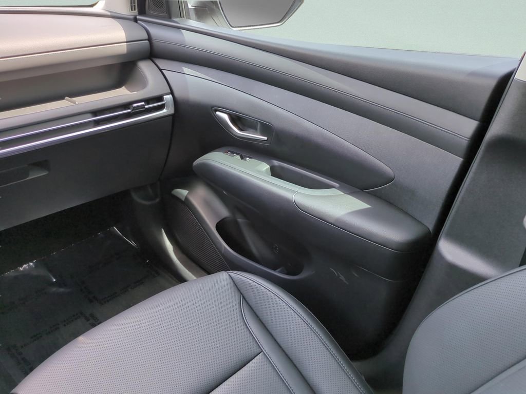 Certified 2025 Hyundai Tucson SEL AWD/4WD image 16