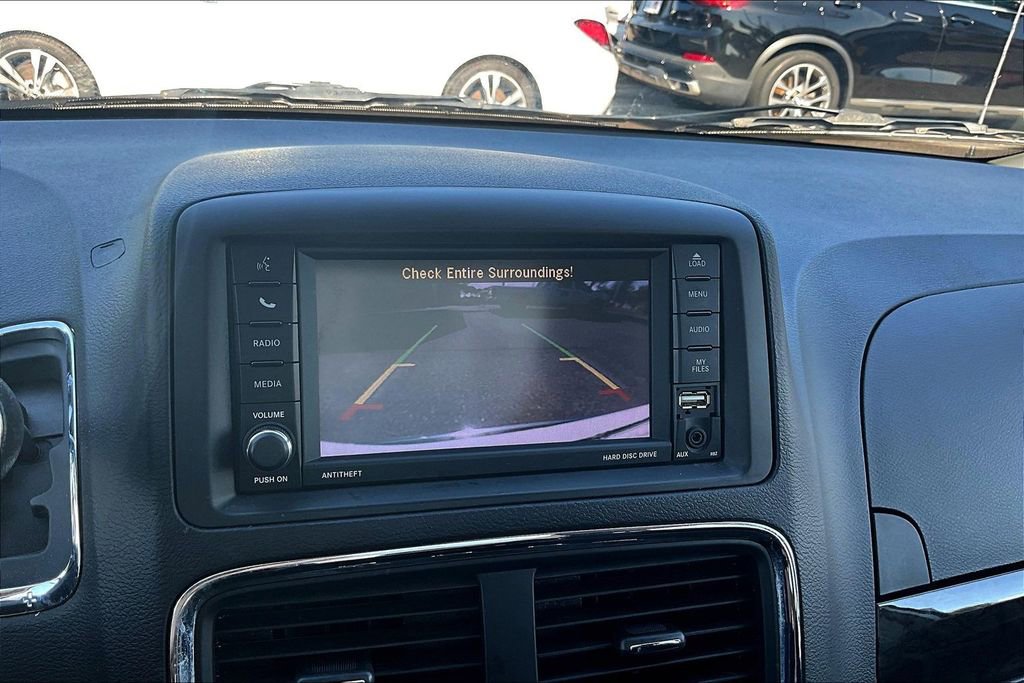 Used 2020 Dodge Grand Caravan SE FWD image 12