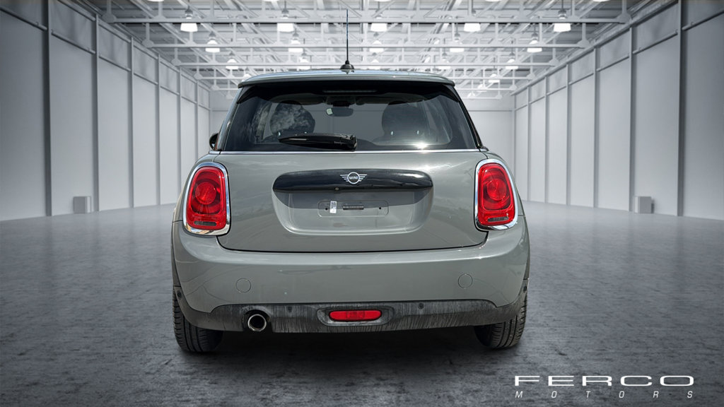 Used 2019 MINI Cooper 2-Door Hardtop w/ Signature Upholstery Package FWD image 4