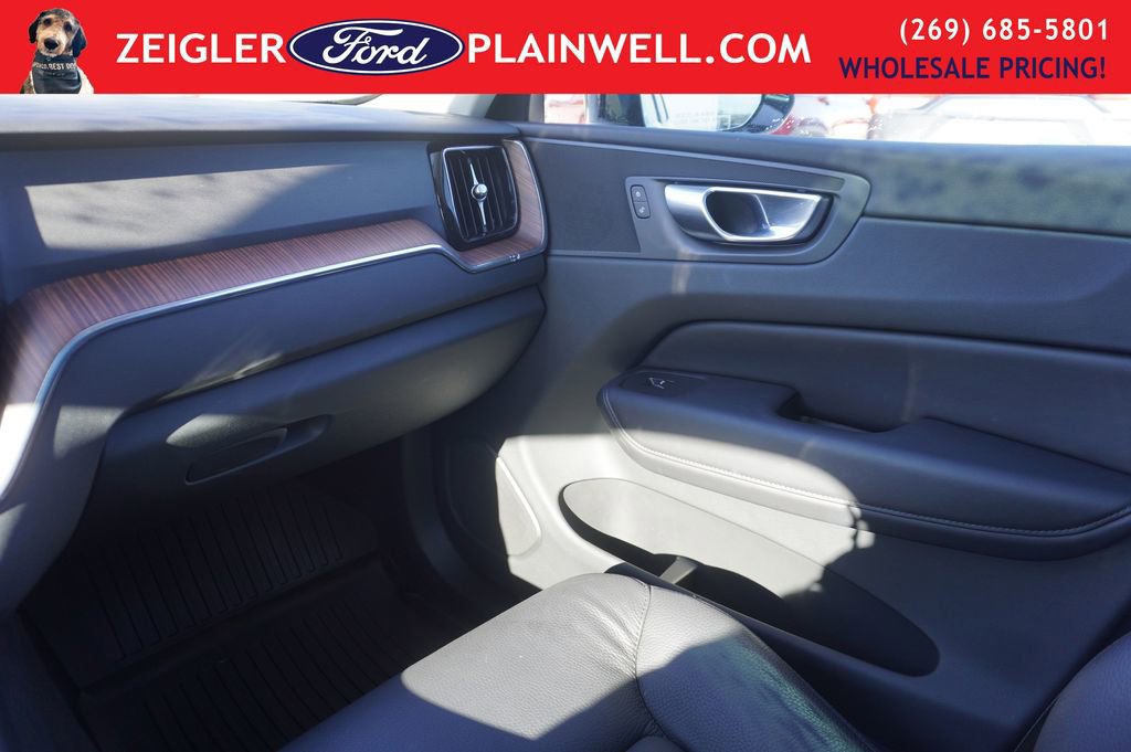 Used 2023 Volvo XC60 T8 Plus w/ Protection Package Premier image 32