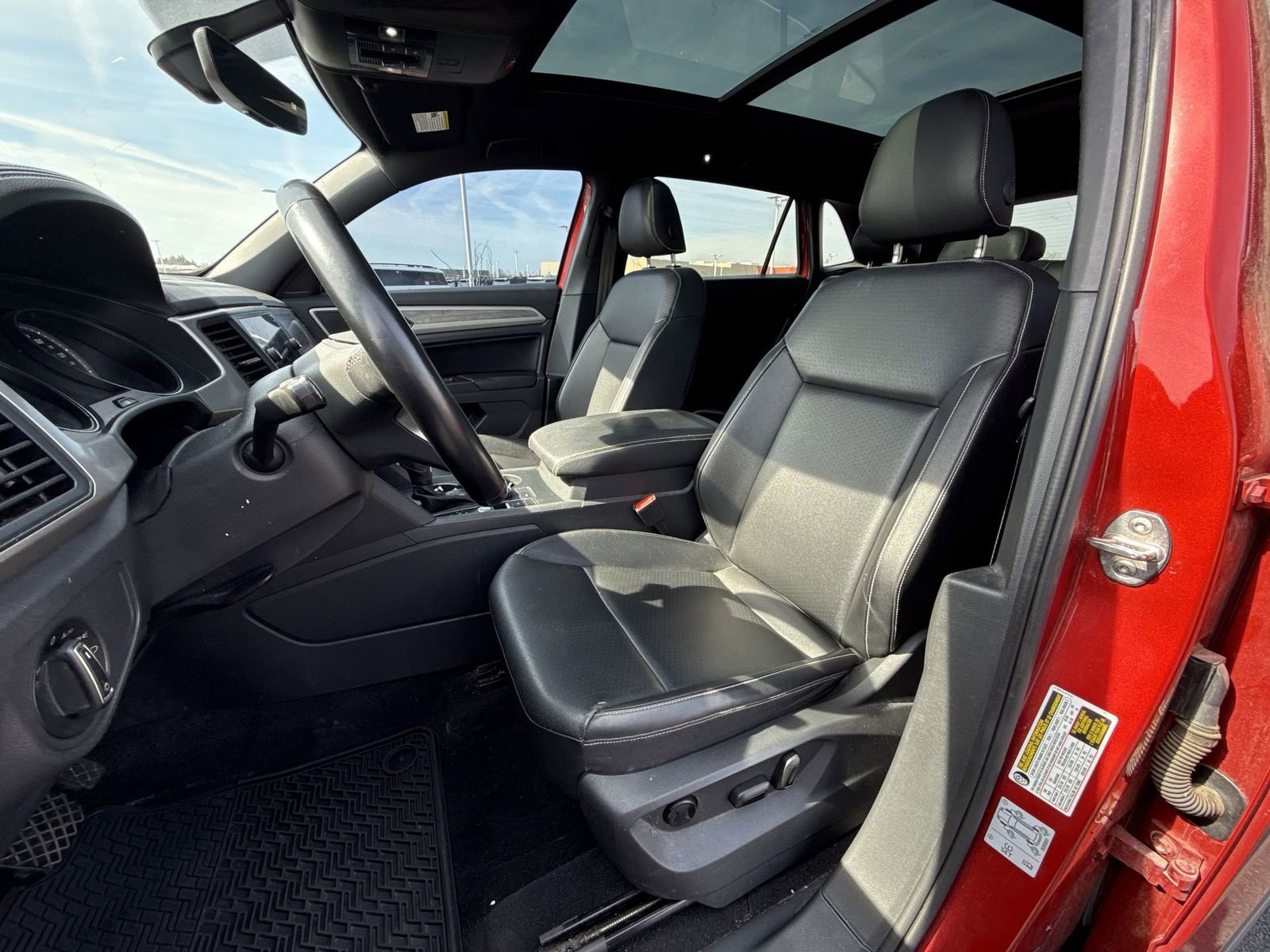 Used 2020 Volkswagen Atlas Cross Sport SE w/ Panoramic Sunroof Package image 12