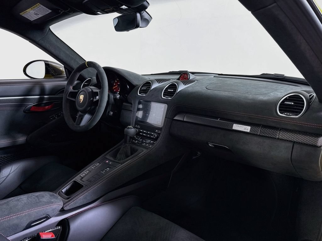 Certified 2024 Porsche 718 Cayman GT4 RS RWD image 17