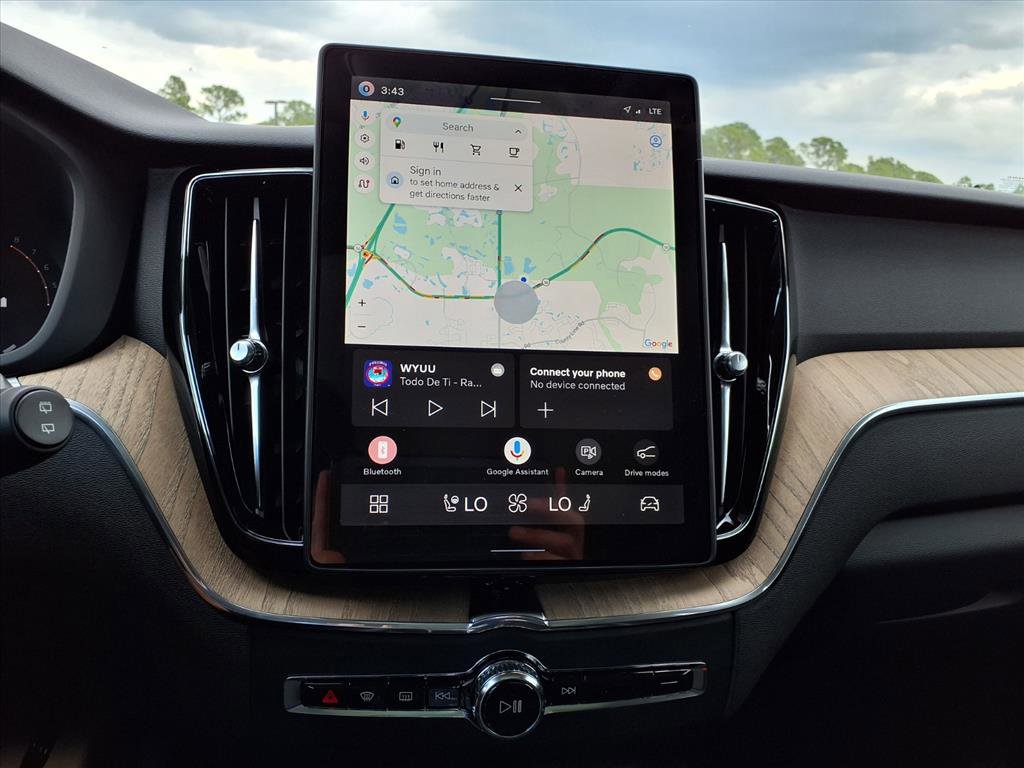 New 2026 Volvo XC60 B5 Plus w/ Protection Package Premier image 15